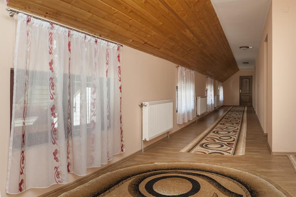 Pensiunea Radu Cisnădie Exteriör bild